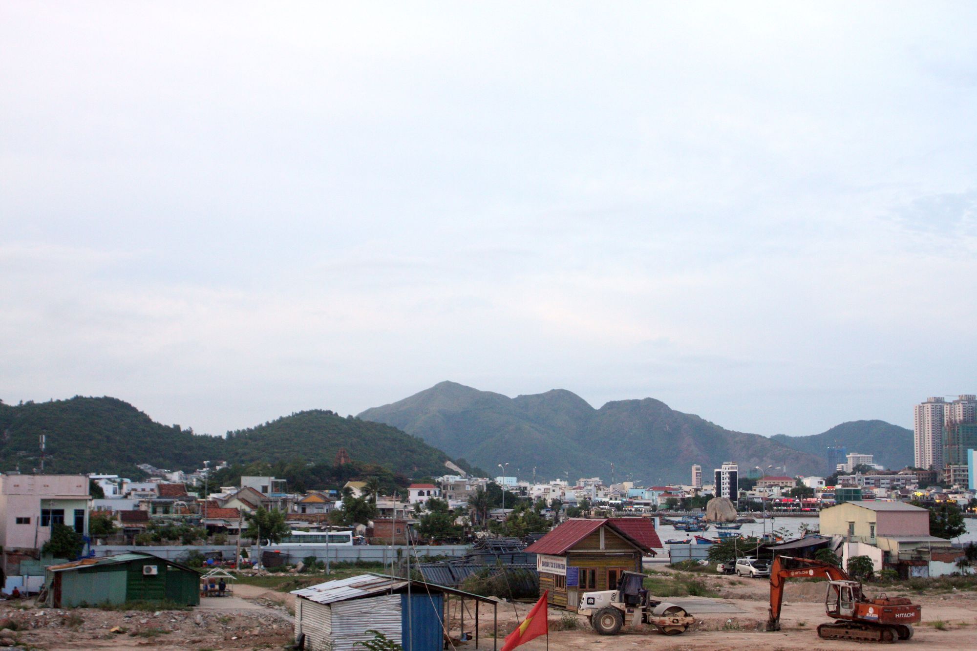 The Q Hostel Nha Trang Buitenkant foto